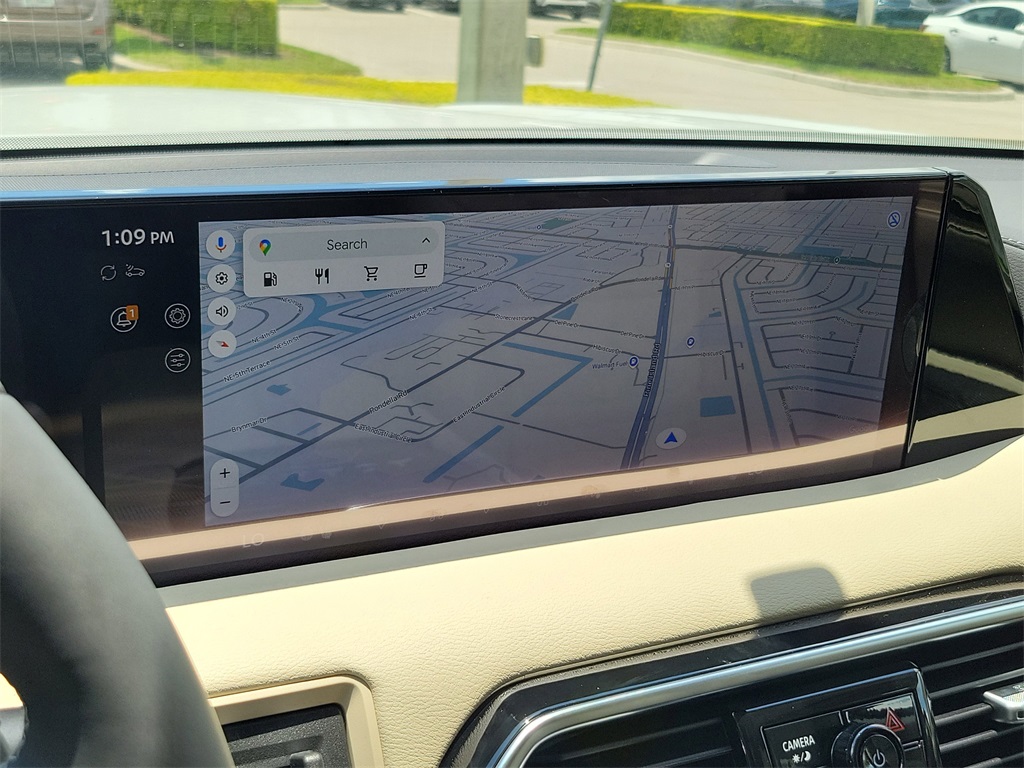 2025 White Pearl Nissan Armada Platinum Reserve 4X4 SUV