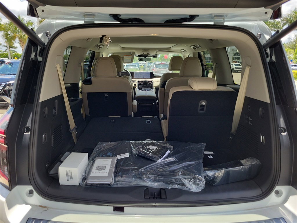 2025 White Pearl Nissan Armada Platinum Reserve 4X4 SUV