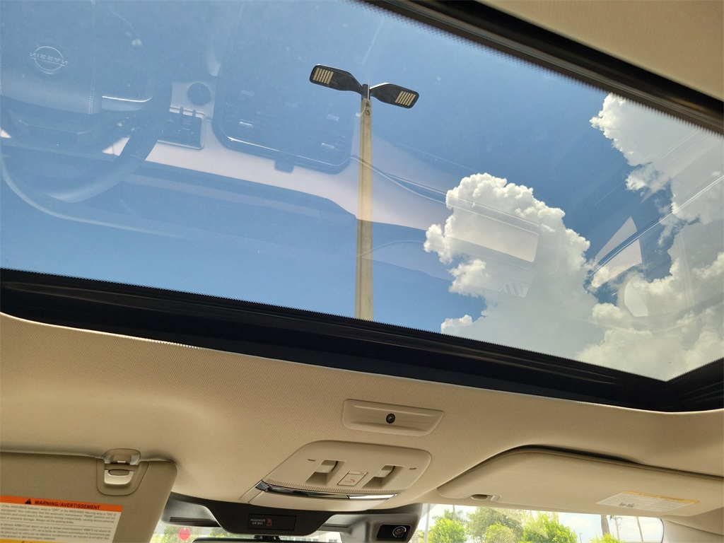 2025 White Pearl Nissan Armada Platinum Reserve 4X4 SUV