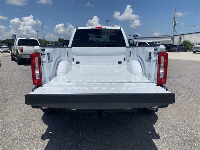 2025 Oxford White Ford Super Duty F-350 DRW XLT 4X4 Truck