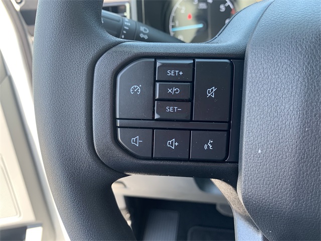 2025 Oxford White Ford Super Duty F-350 DRW XLT 4X4 Truck