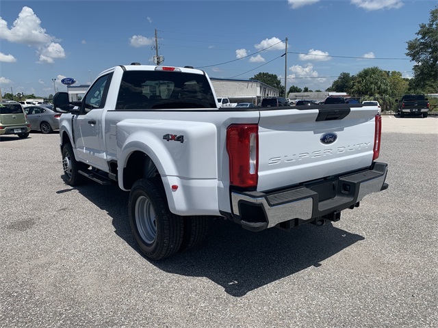 2025 Oxford White Ford Super Duty F-350 DRW XLT 4X4 Truck