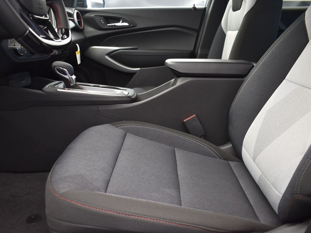 2025 Sterling Chevrolet Trax 1RS FWD SUV