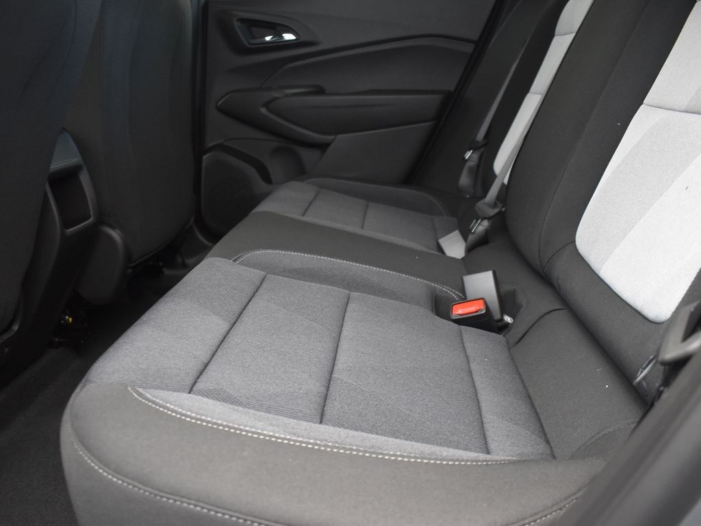 2025 Sterling Chevrolet Trax 1RS FWD SUV