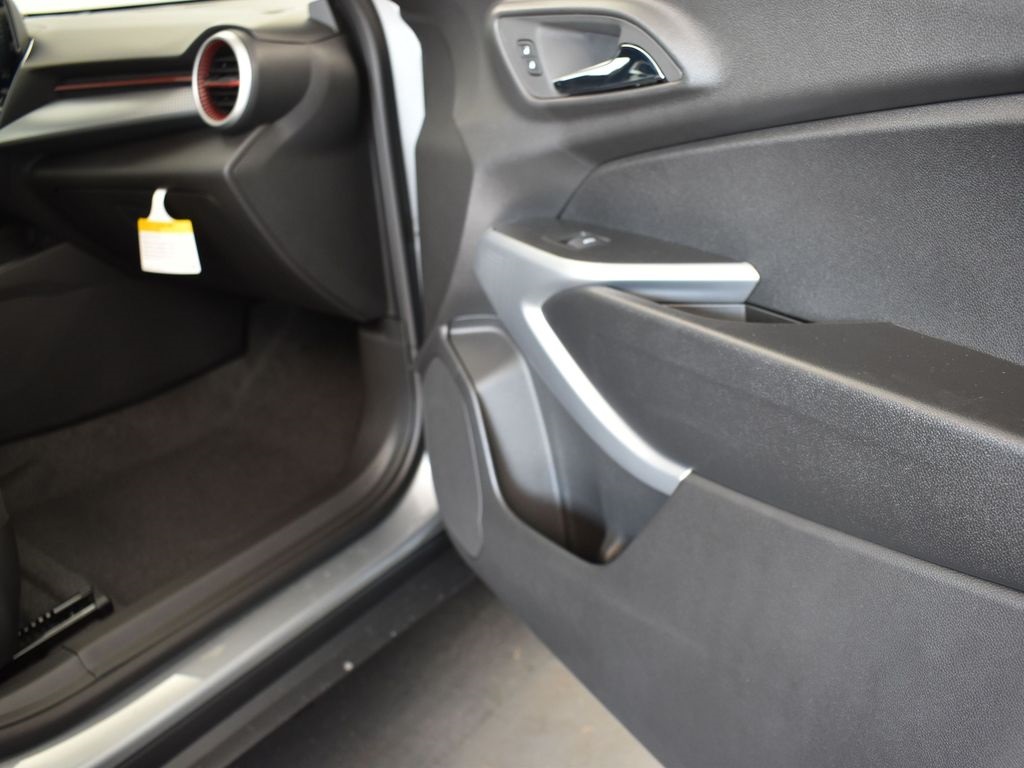 2025 Sterling Chevrolet Trax 1RS FWD SUV