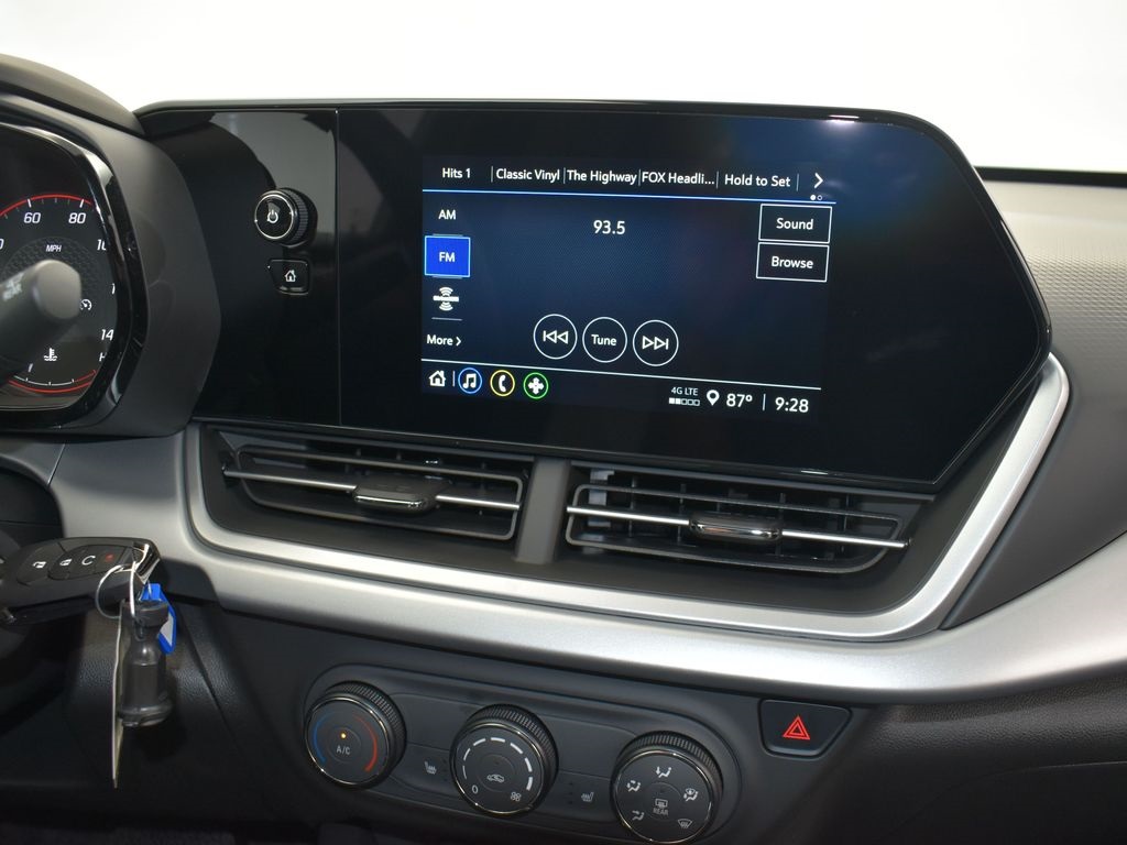 2025 Sterling Chevrolet Trax 1RS FWD SUV