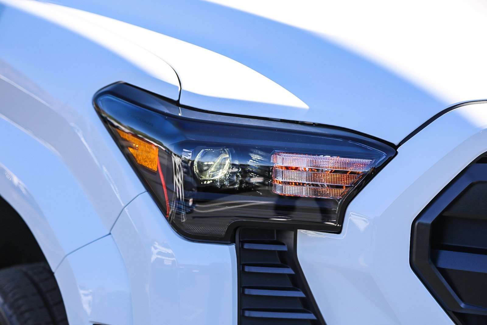 2025 Toyota Tacoma SR XtraCab photo 4