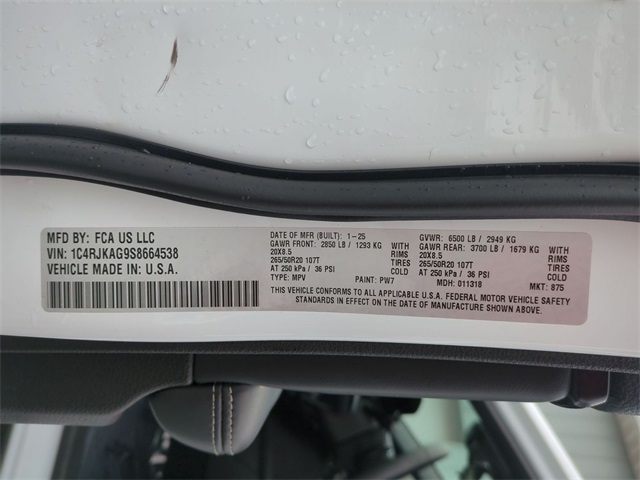 used 2025 Jeep Grand Cherokee L car, priced at $39,511