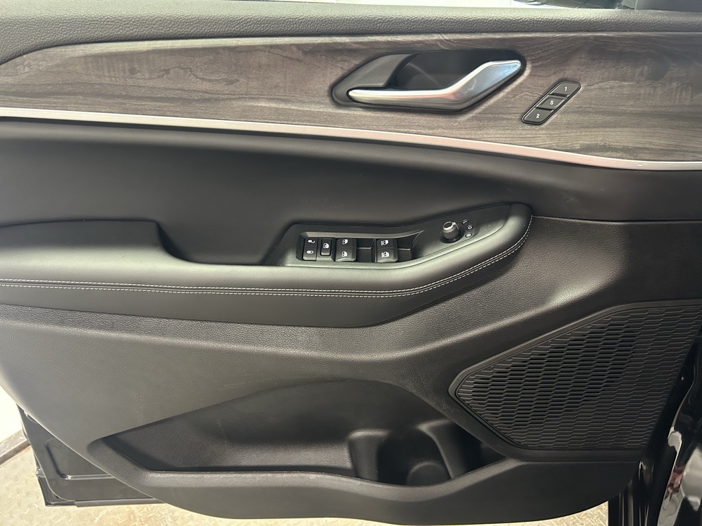 new 2025 Jeep Grand Cherokee L car, priced at $53,335