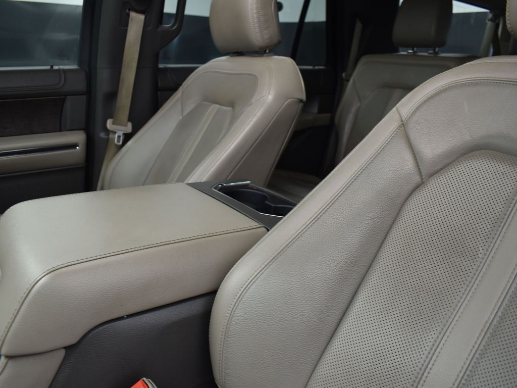 2019 White Platinum Ford Expedition Max Limited RWD SUV