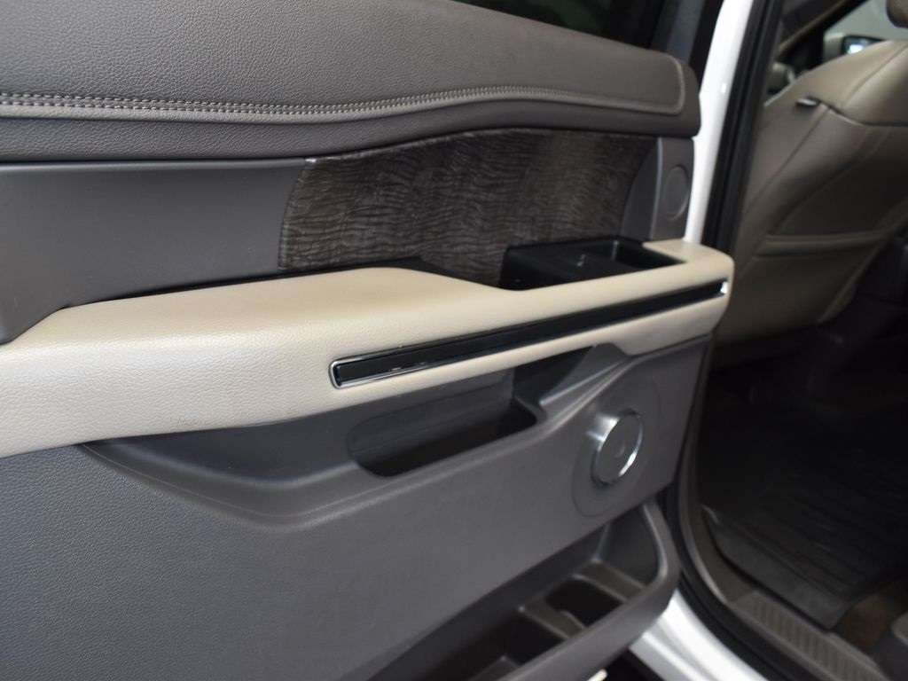 2019 White Platinum Ford Expedition Max Limited RWD SUV