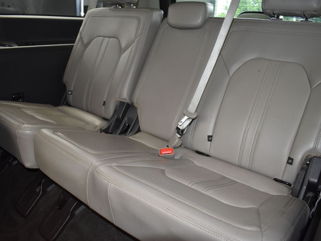 2019 White Platinum Ford Expedition Max Limited RWD SUV