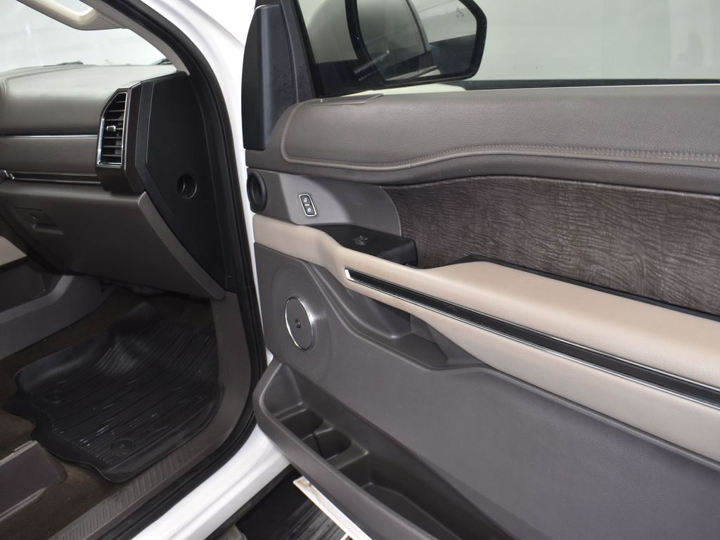 2019 White Platinum Ford Expedition Max Limited RWD SUV