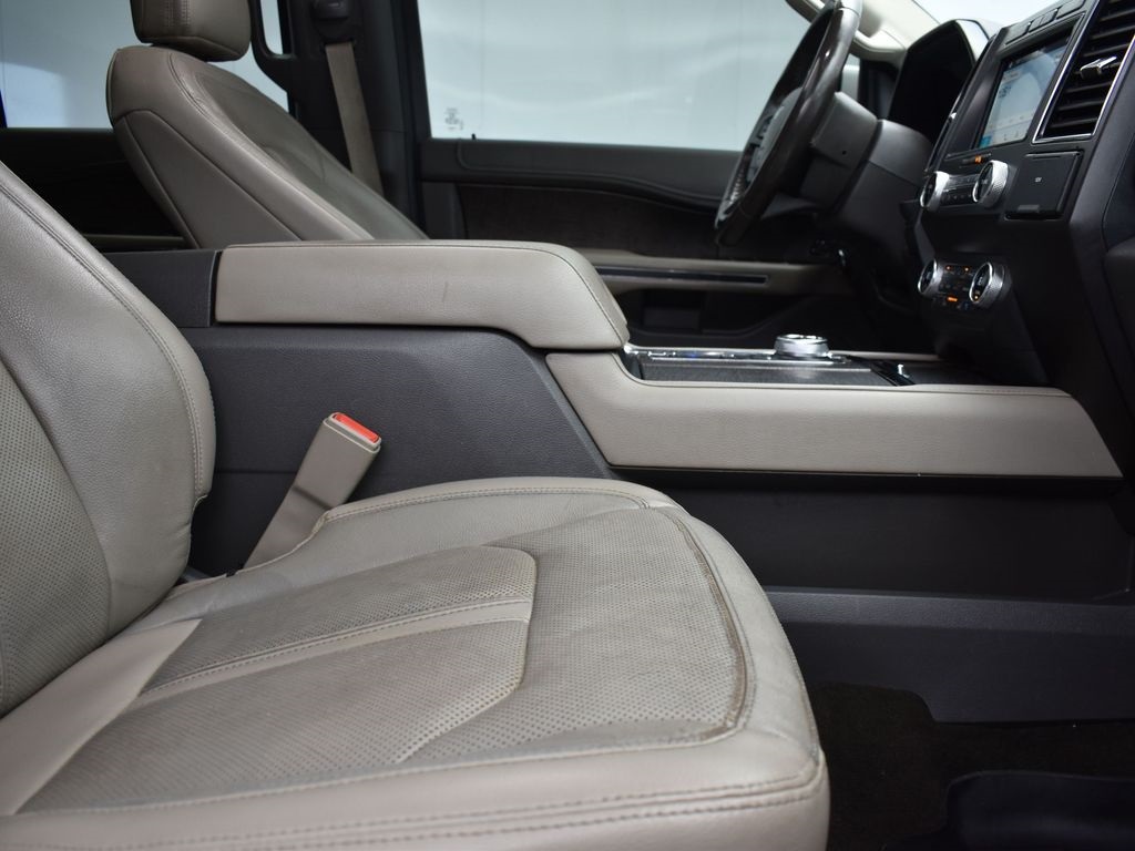 2019 White Platinum Ford Expedition Max Limited RWD SUV