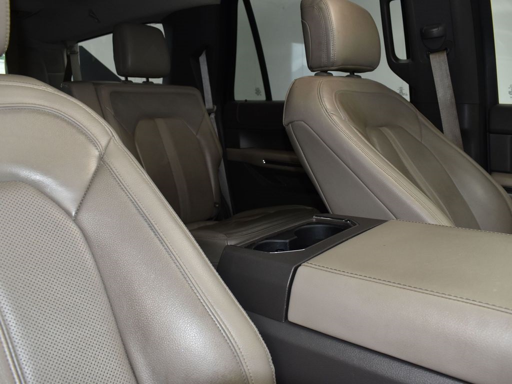 2019 White Platinum Ford Expedition Max Limited RWD SUV