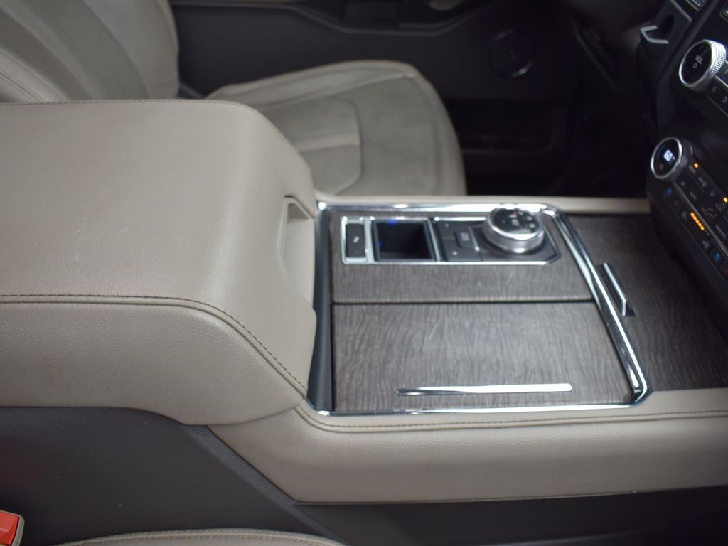 2019 White Platinum Ford Expedition Max Limited RWD SUV