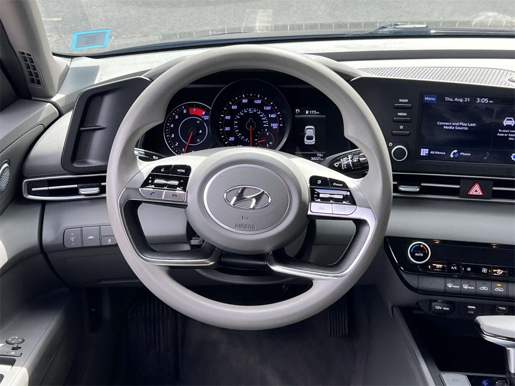 2022 Hyundai Elantra SEL photo 11