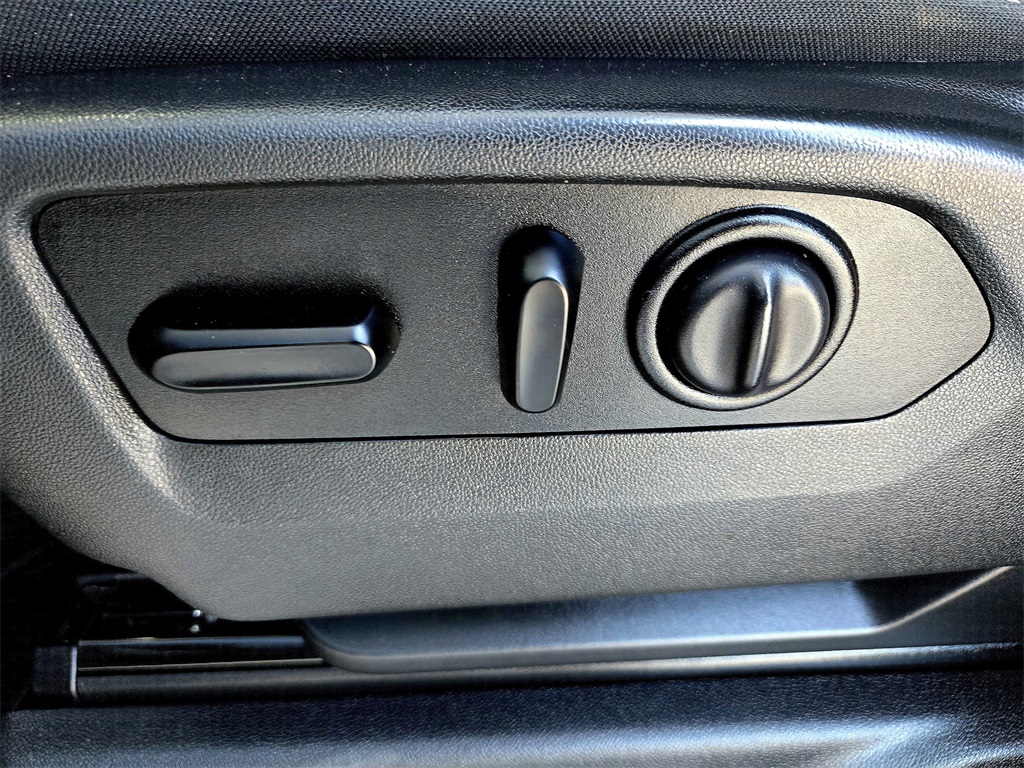 2020 Chevrolet Silverado 1500 LT photo 26
