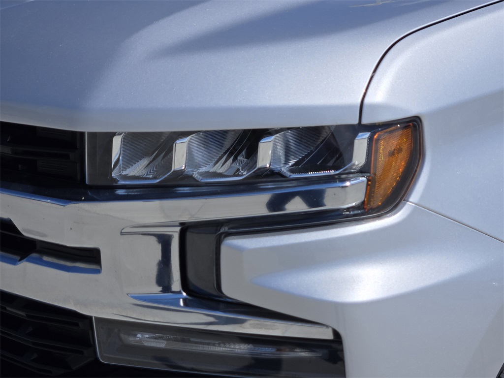 2020 Chevrolet Silverado 1500 LT photo 2