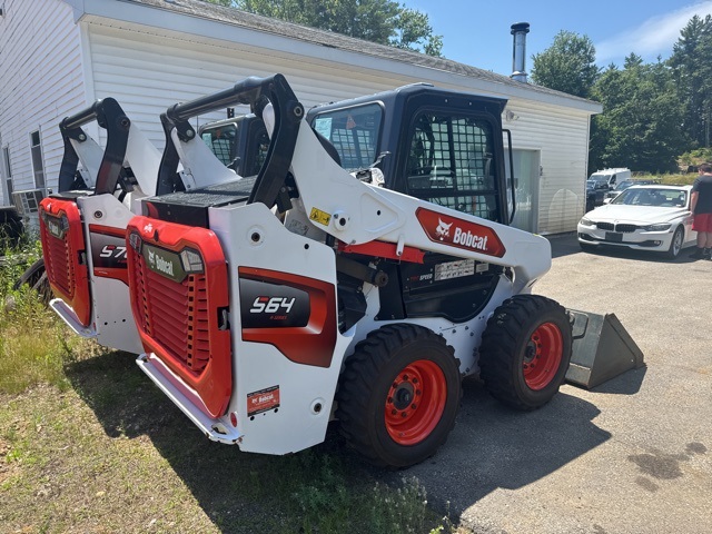 2022 White Bobcat S64 R-SERIES