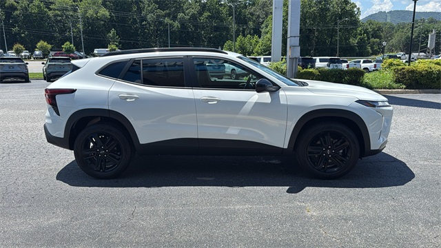 new 2025 Chevrolet Trax car, priced at $27,585
