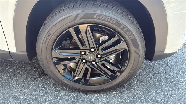 new 2025 Chevrolet Trax car, priced at $27,585