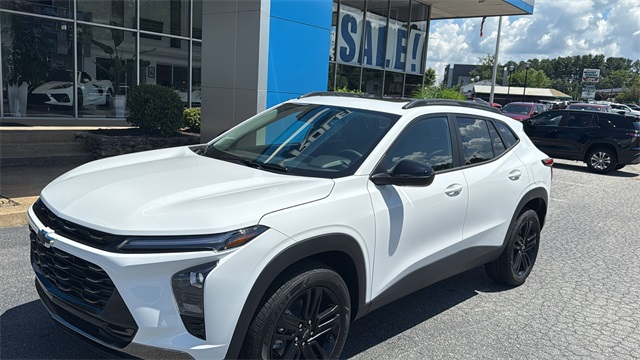 new 2025 Chevrolet Trax car, priced at $27,585