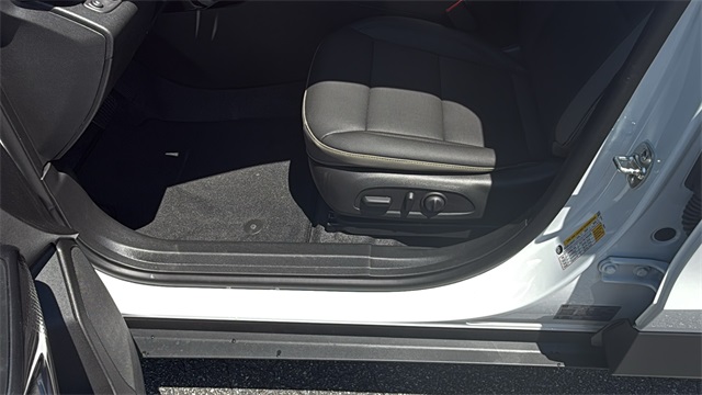 new 2025 Chevrolet Trax car, priced at $27,585