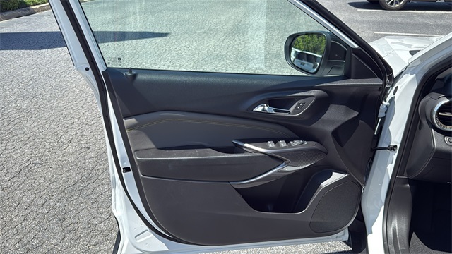 new 2025 Chevrolet Trax car, priced at $27,585