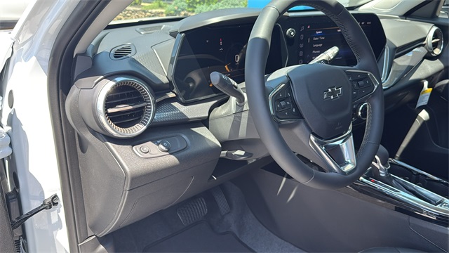 new 2025 Chevrolet Trax car, priced at $27,585