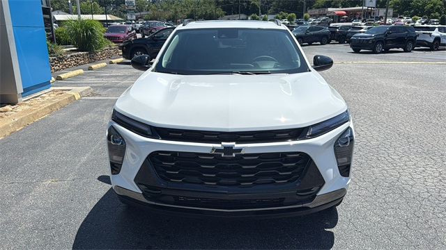 new 2025 Chevrolet Trax car, priced at $27,585