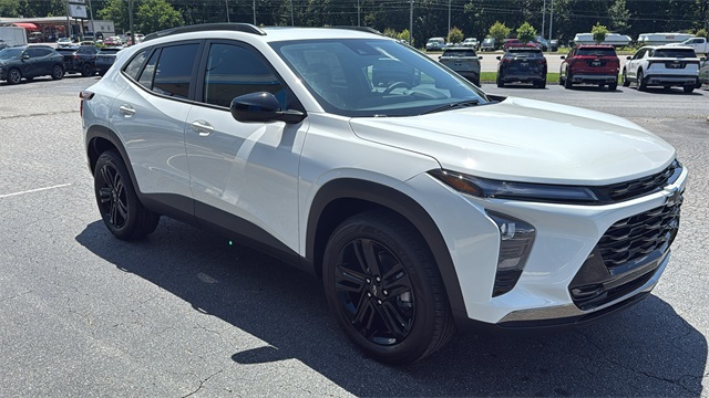 new 2025 Chevrolet Trax car, priced at $27,585