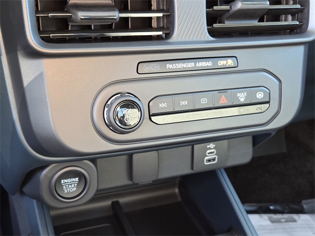 New 2025 Ford Maverick XLT 4D Crew Cab