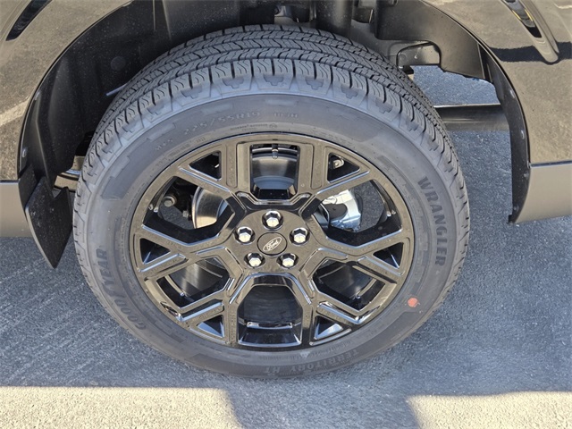 New 2025 Ford Maverick XLT 4D Crew Cab