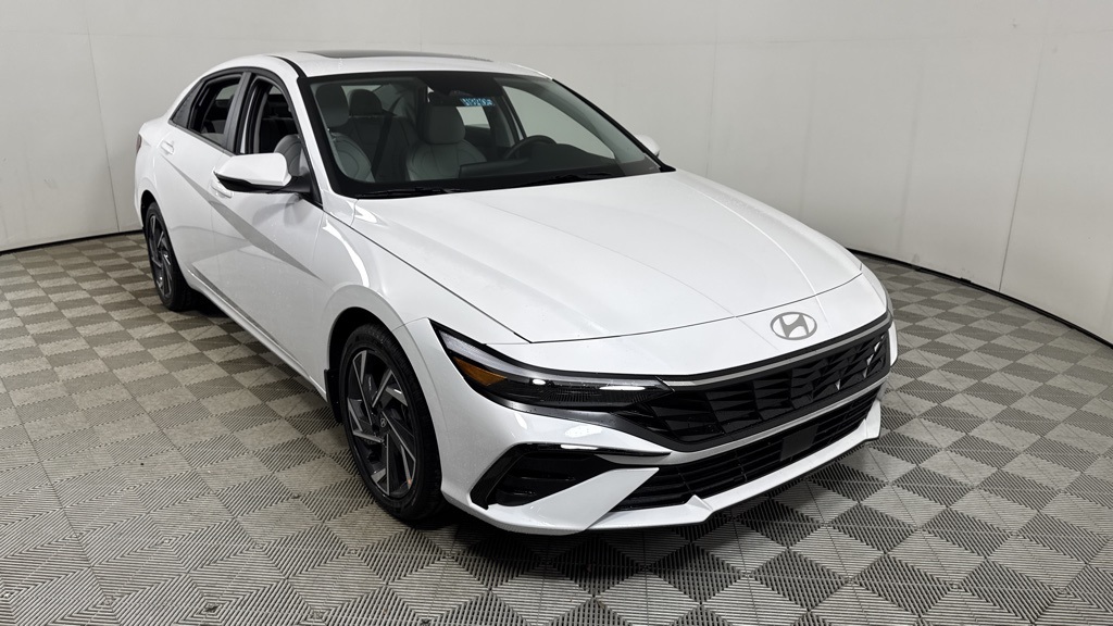 New 2025 Hyundai Elantra 4dr Car