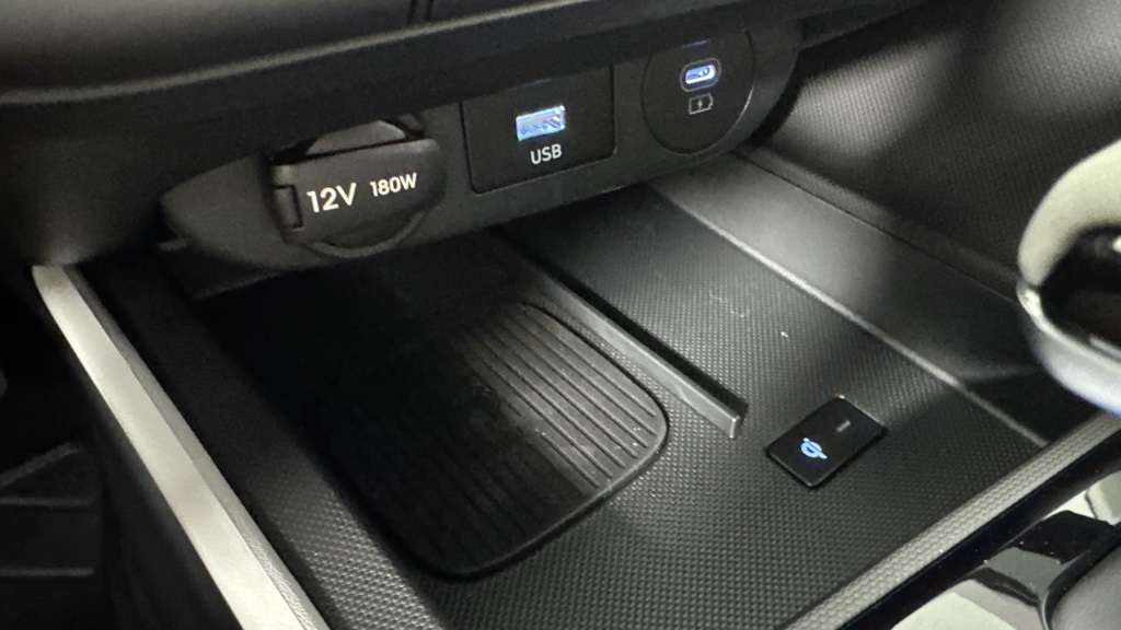 New 2025 Hyundai Elantra 4dr Car