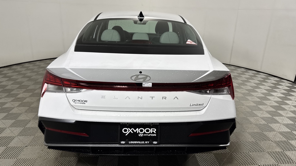 New 2025 Hyundai Elantra 4dr Car