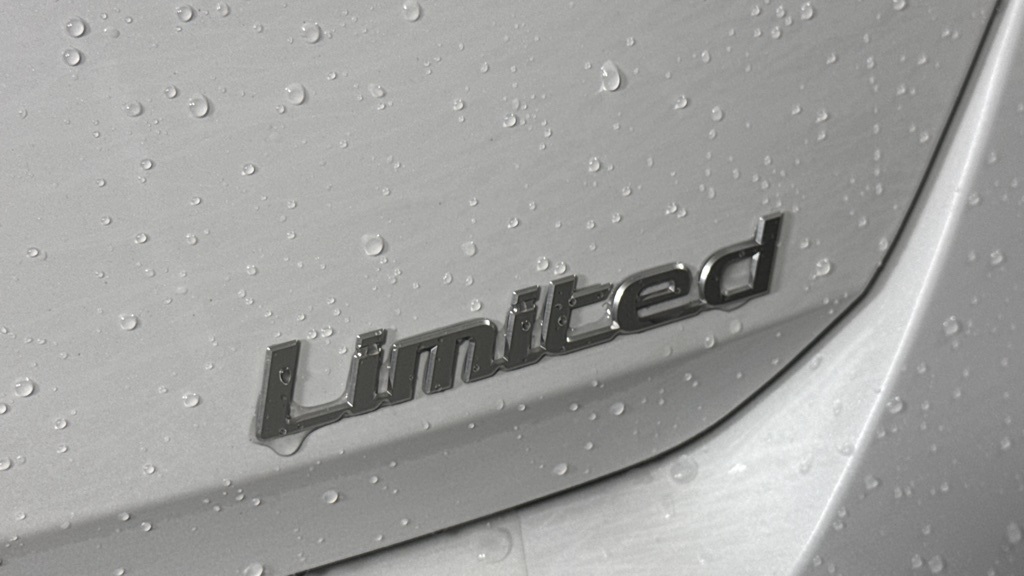 New 2025 Hyundai Elantra 4dr Car