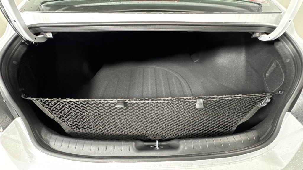 New 2025 Hyundai Elantra 4dr Car