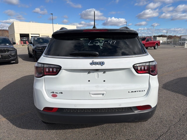 2026 Jeep Compass Limited photo 4