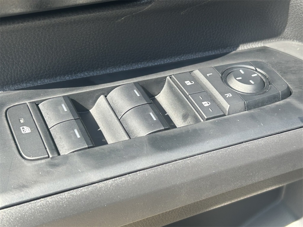 2025 Toyota Tacoma SR5 Double Cab photo 16