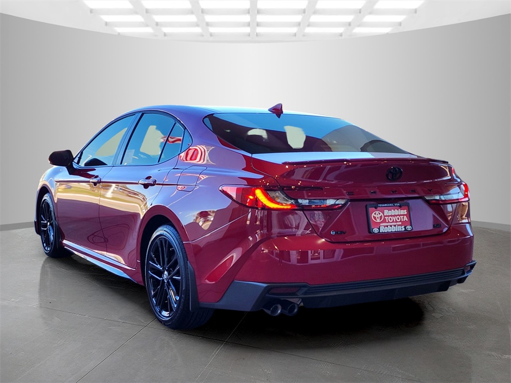 2026 Toyota Camry SE photo 4