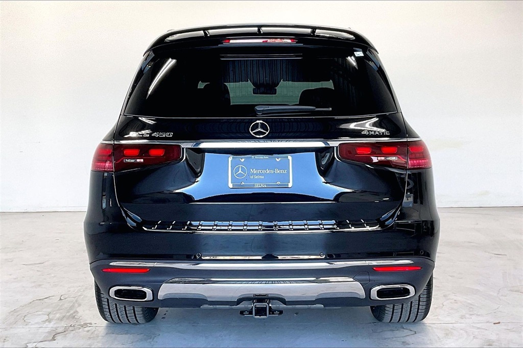 2026 Mercedes Benz GLS 450 4MATIC photo 4