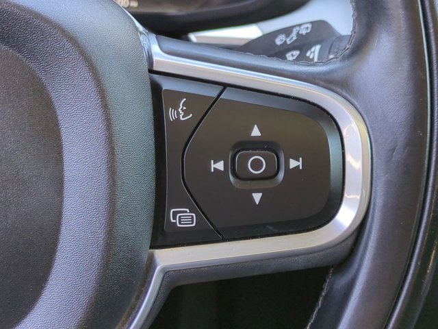2019 Volvo XC60 T5 Momentum photo 21