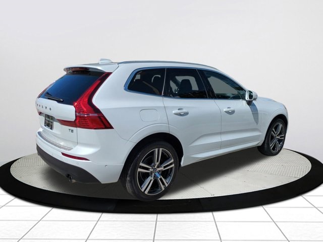 2019 Volvo XC60 T5 Momentum photo 3