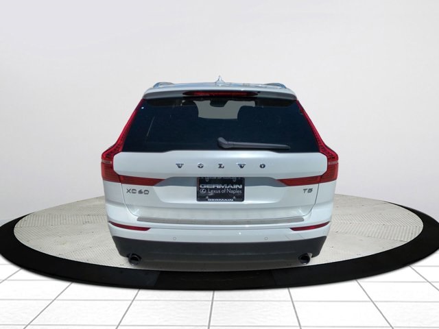 2019 Volvo XC60 T5 Momentum photo 4