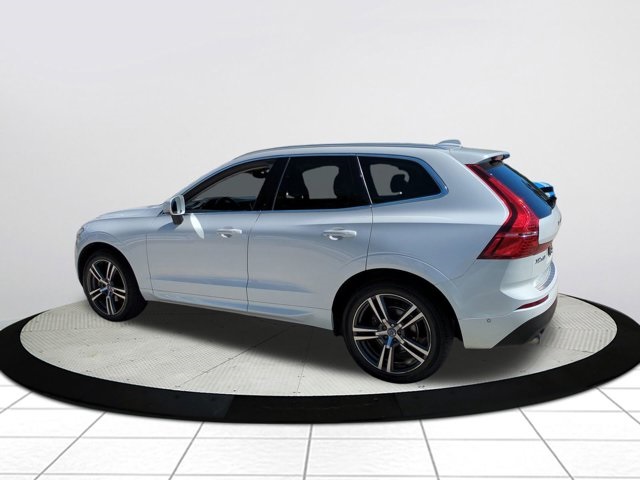 2019 Volvo XC60 T5 Momentum photo 5