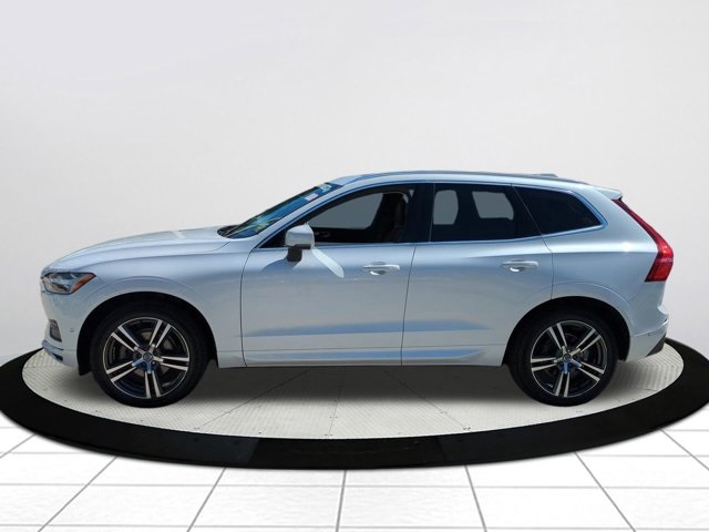 2019 Volvo XC60 T5 Momentum photo 6