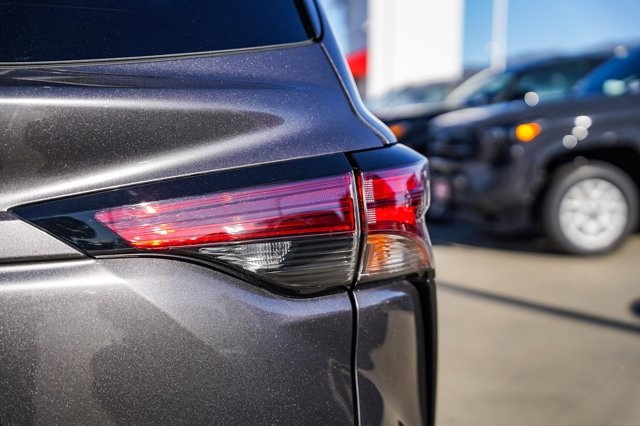 used 2021 Toyota Sienna car, priced at $31,392