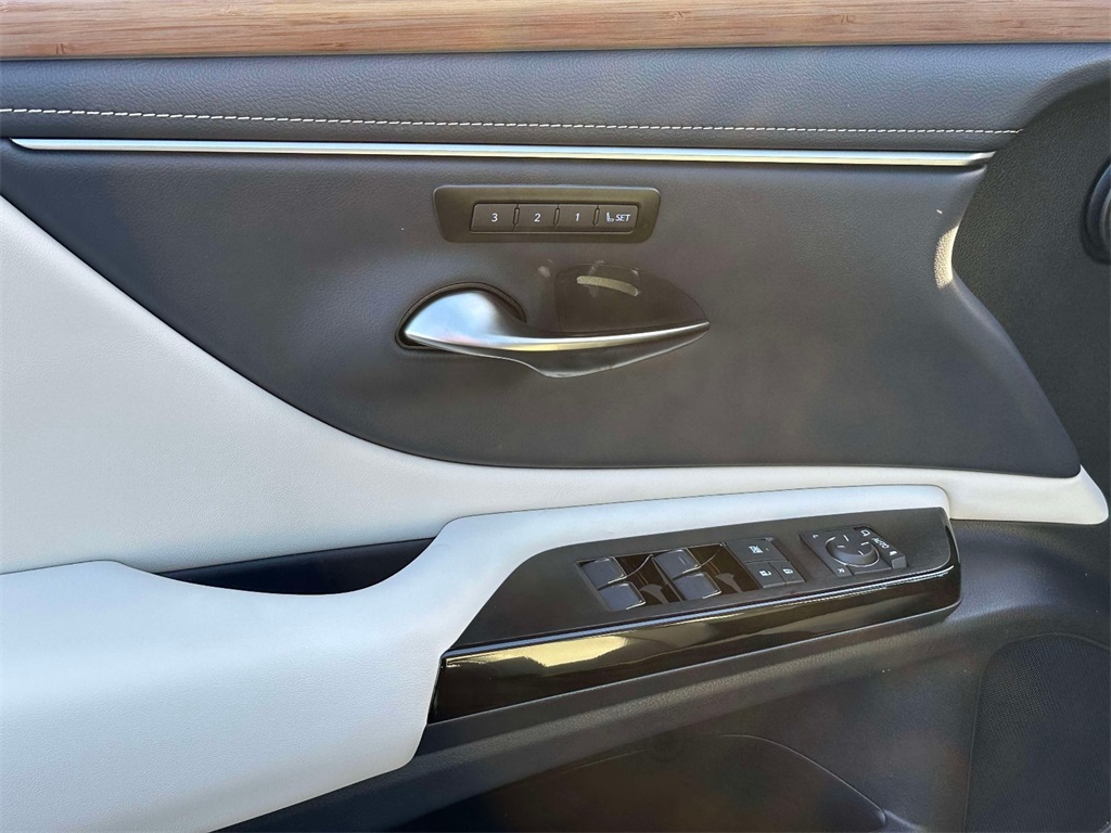 new 2025 Lexus ES car, priced at $50,144